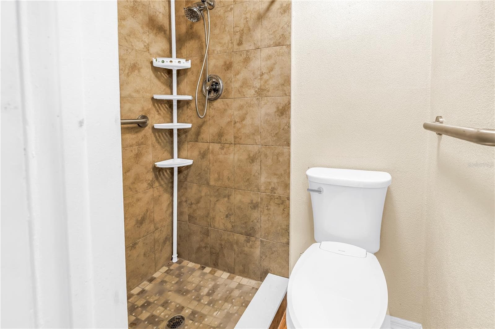 primary bathroom - 1516 DERRICK ST, HOLIDAY