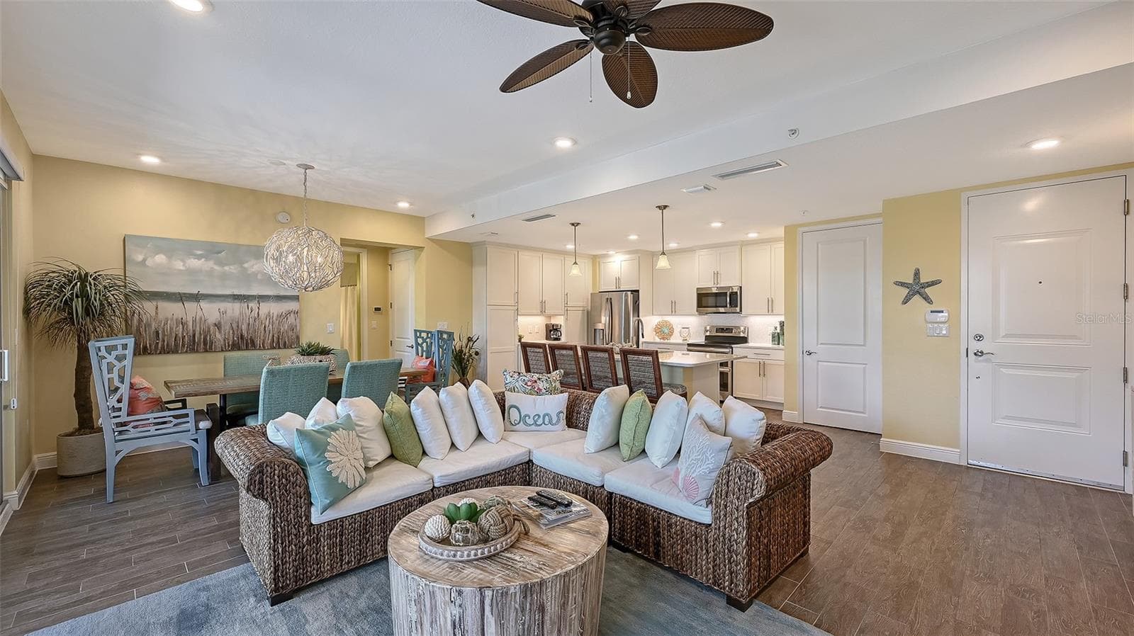 Condominium at 388 ARUBA CIR #201, BRADENTON, photo 16 of 80