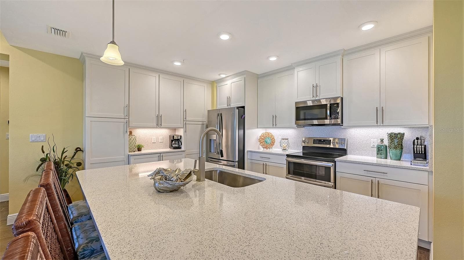 Condominium at 388 ARUBA CIR #201, BRADENTON, photo 21 of 80