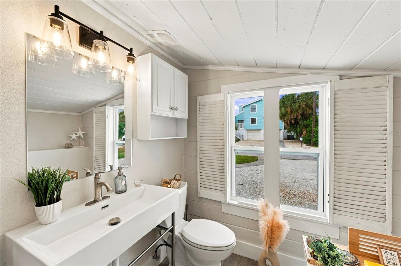 Single Family Residence at 15424 2ND ST E, MADEIRA BEACH, photo 22 of 69