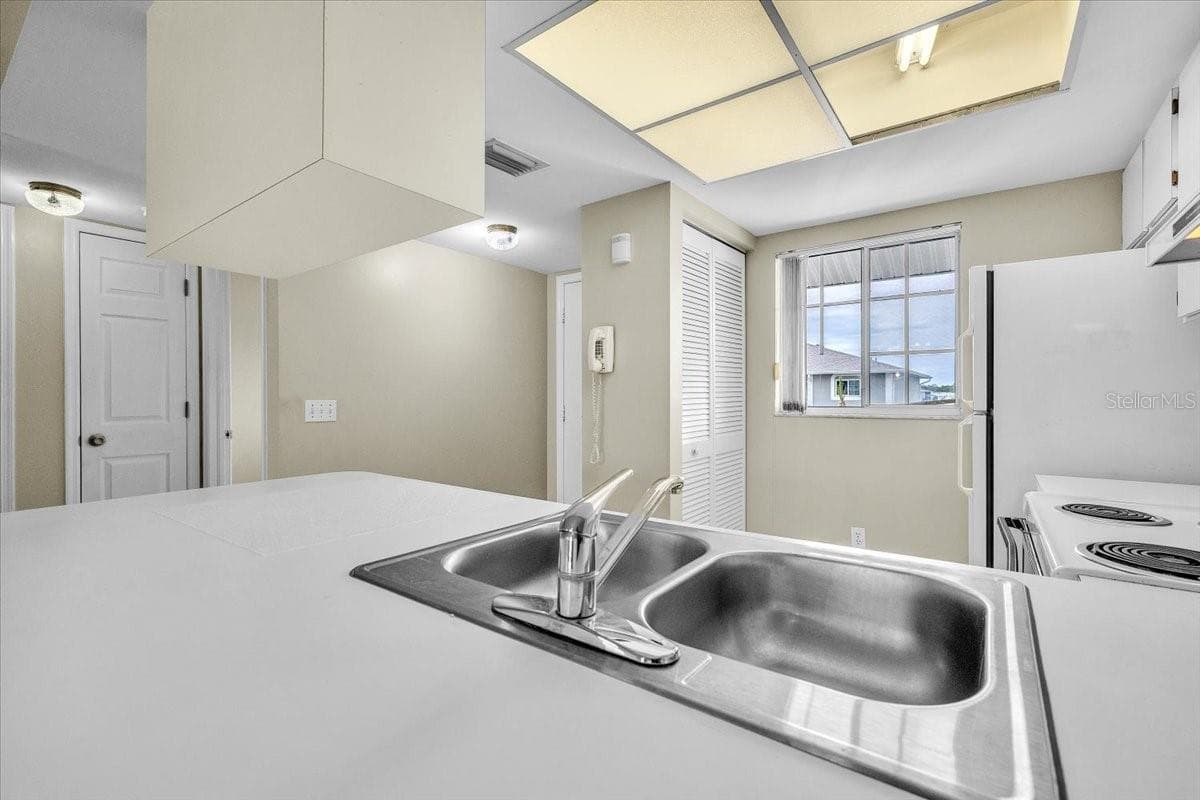Condominium at 3310 LOVELAND BLVD #1308, PORT CHARLOTTE, photo 16 of 47
