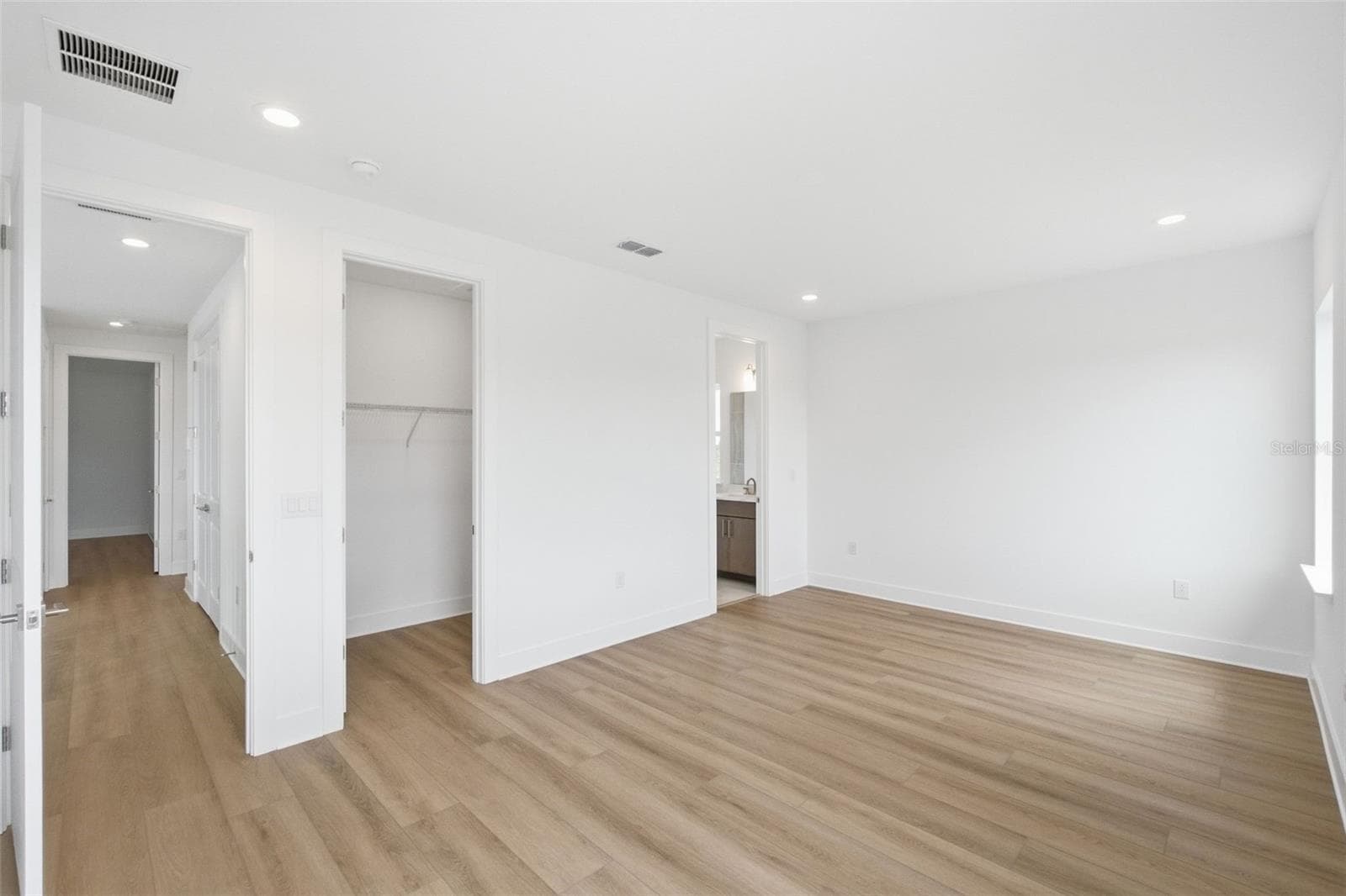 Upstairs Secondary Bedroom 3 (En-Suite) - 1712 STONECLIFF DR, APOPKA