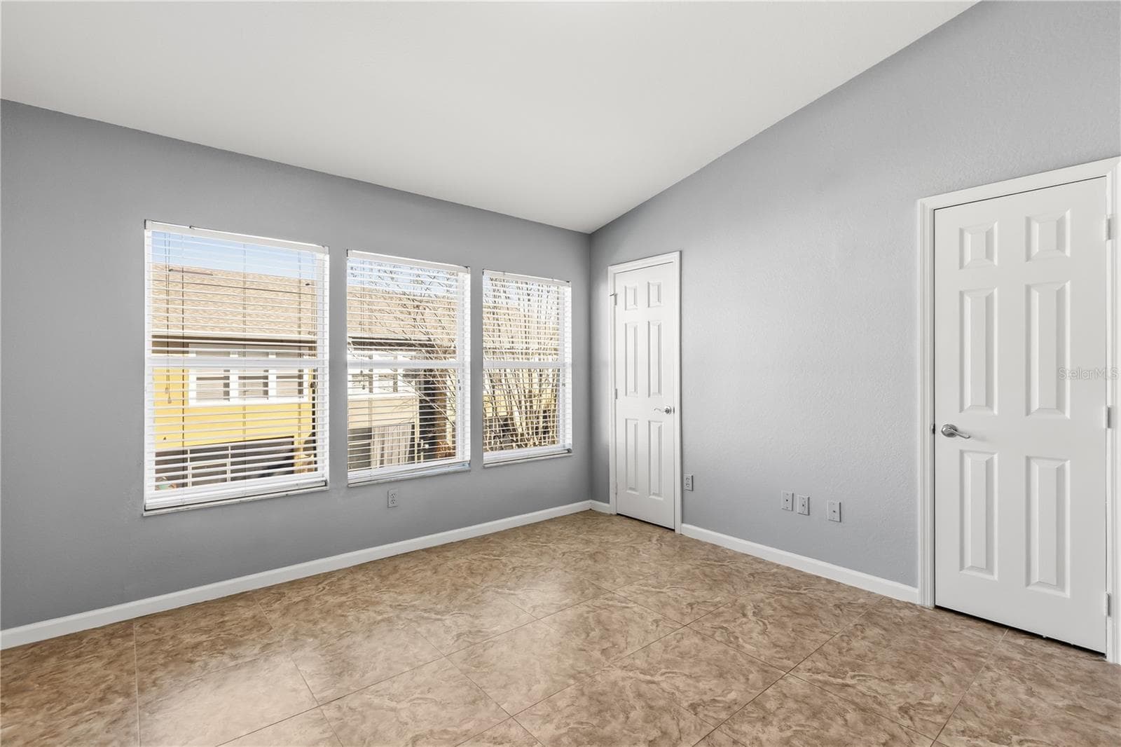 Townhouse at 1450 STOCKTON DR, SANFORD, photo 9 of 25