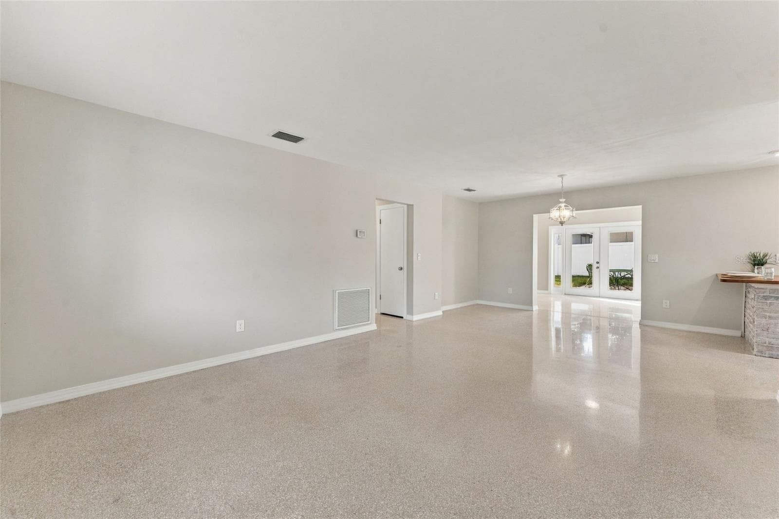 Single Family Residence at 2116 W MINNEHAHA ST, TAMPA, photo 8 of 46