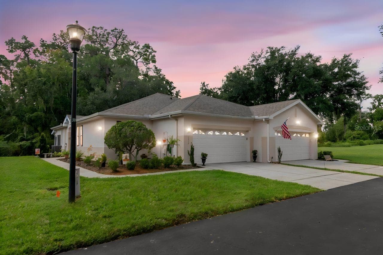 Villa at 2635 EAGLE GREENS DR, PLANT CITY, photo 2 of 50