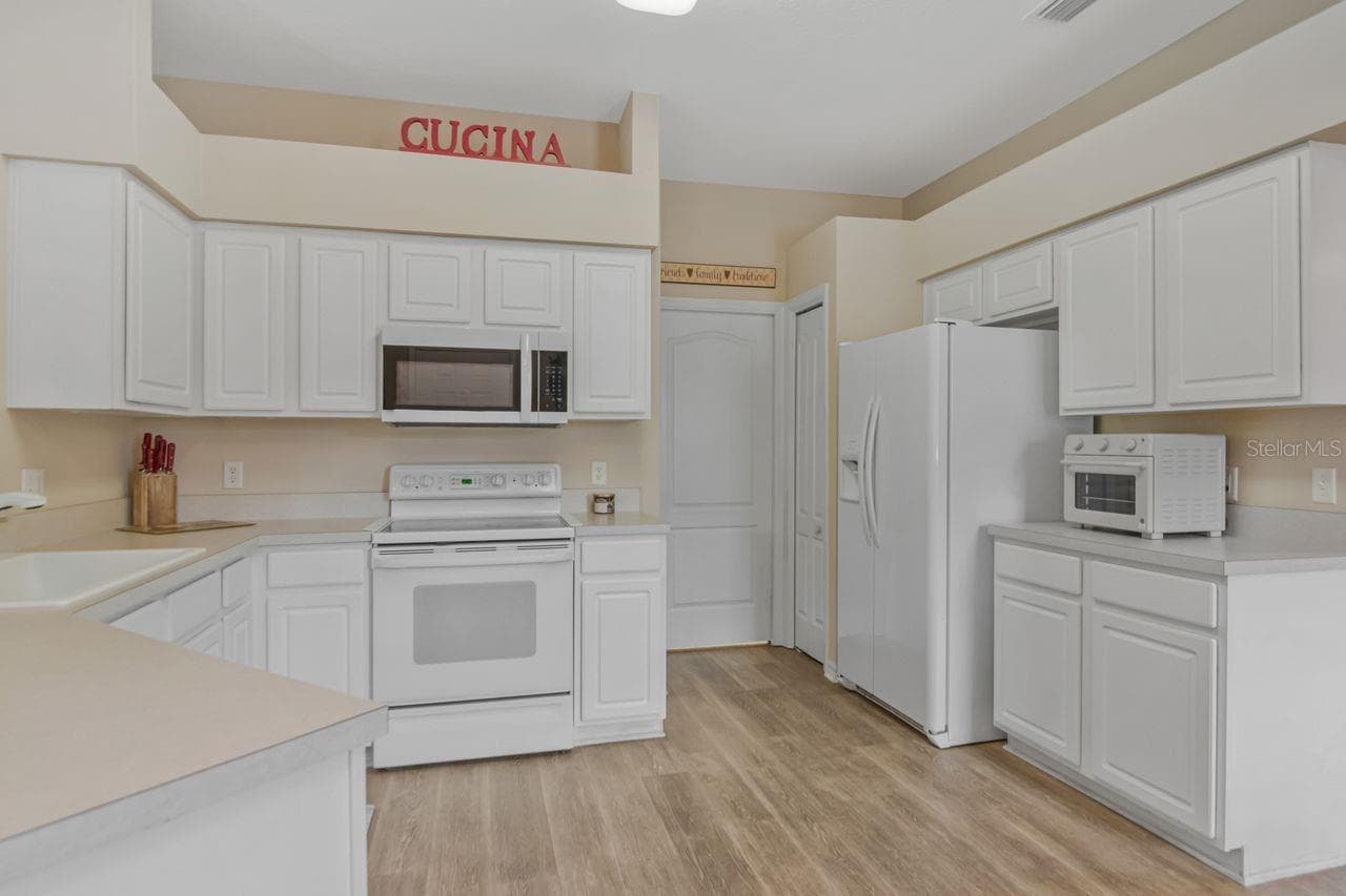 Villa at 2635 EAGLE GREENS DR, PLANT CITY, photo 10 of 50