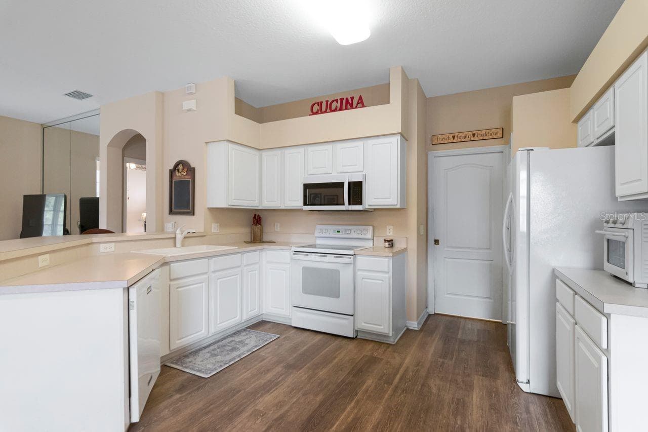 Villa at 2635 EAGLE GREENS DR, PLANT CITY, photo 11 of 50