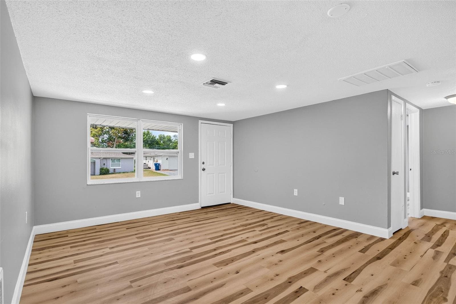 Living - 9516 GRAY FOX LN, PORT RICHEY