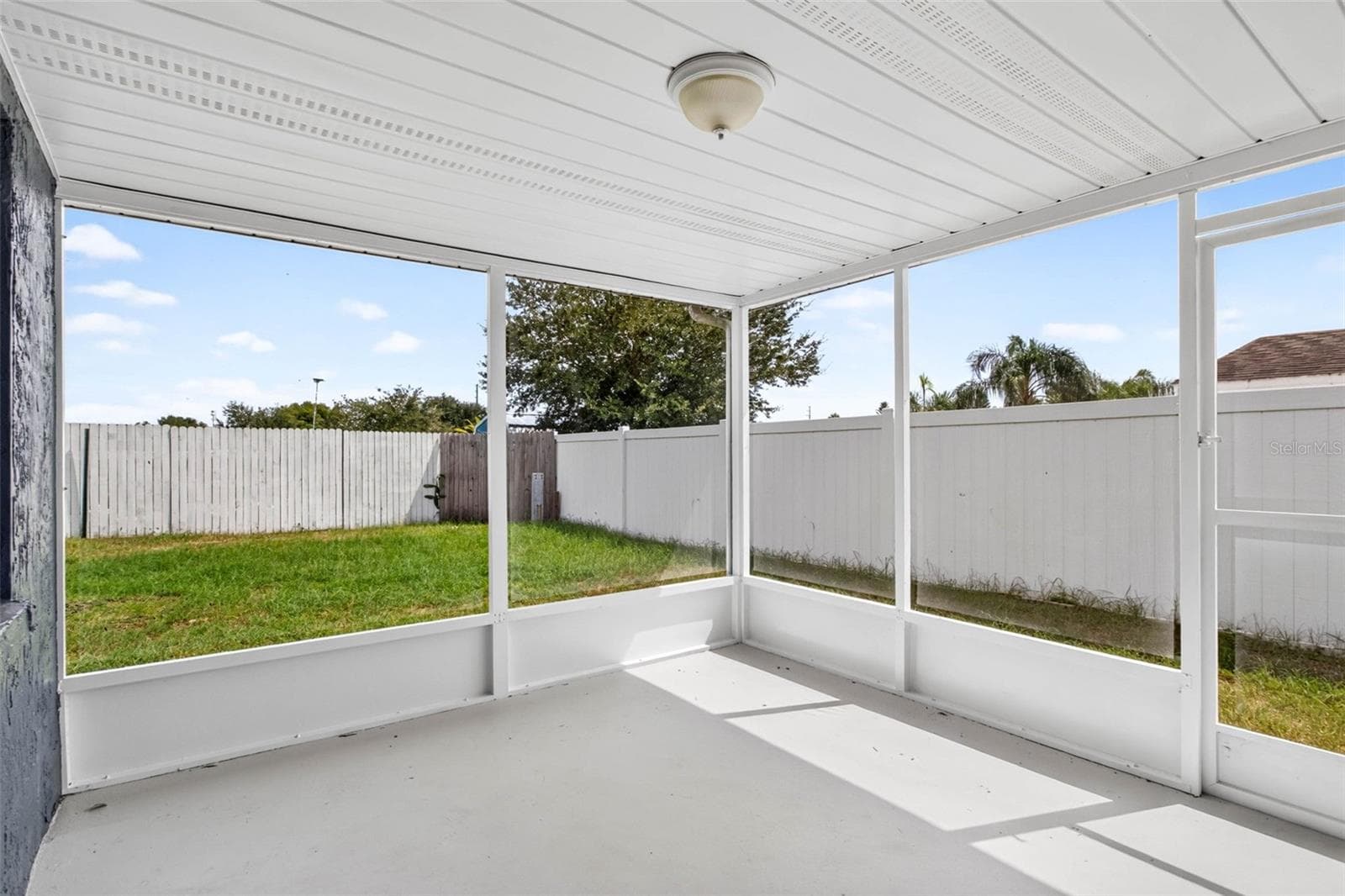 Rear Screened Porch - 9516 GRAY FOX LN, PORT RICHEY