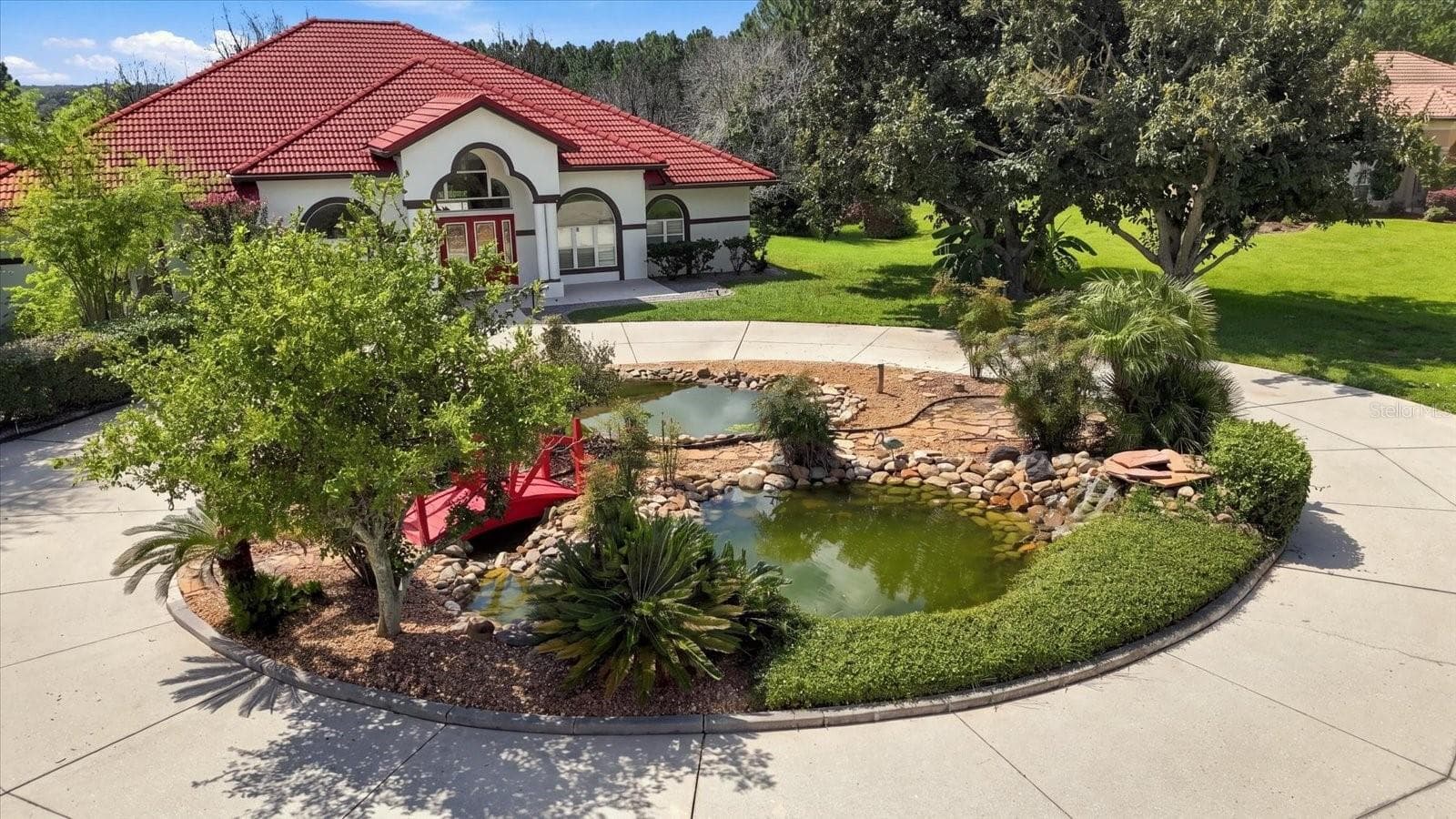 Front Exterior - 546 W FENWAY DR, HERNANDO