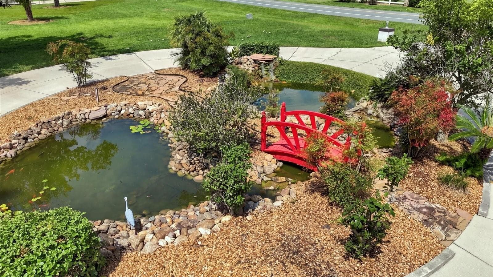 Koi Pond and Waterfall - 546 W FENWAY DR, HERNANDO