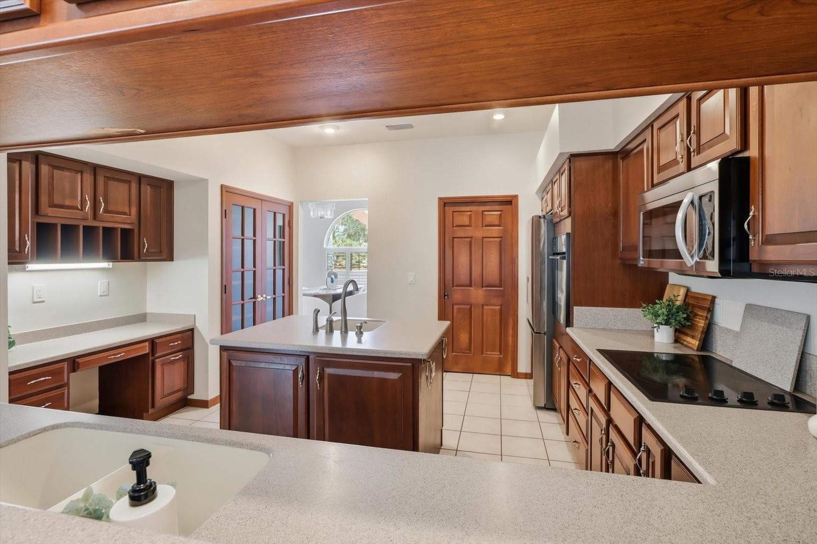 Gourmet Kitchen - 546 W FENWAY DR, HERNANDO
