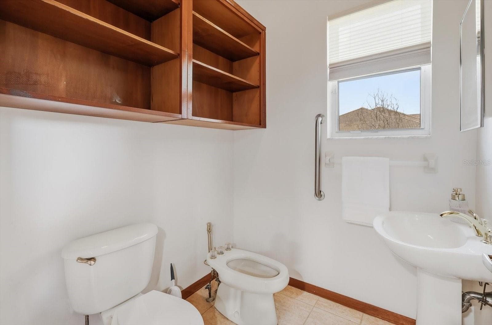 Master Bathroom - 546 W FENWAY DR, HERNANDO