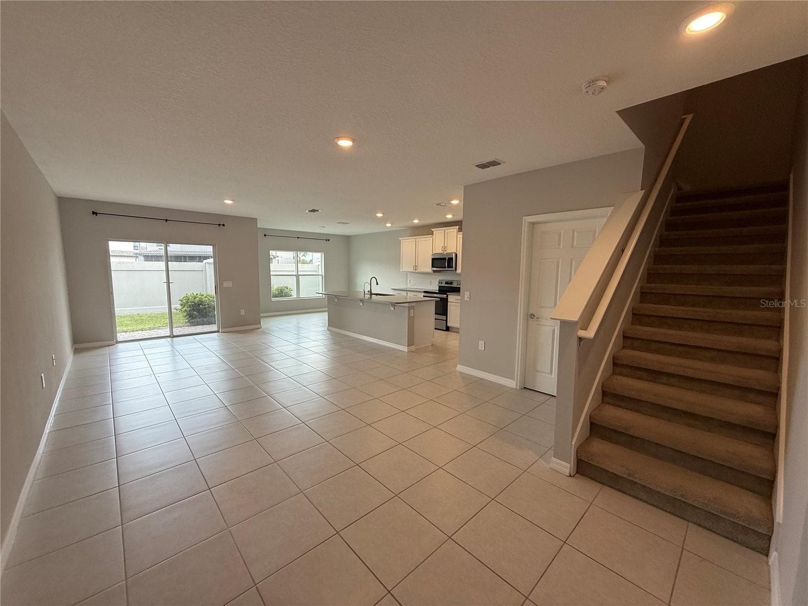 Townhouse at 3363 BELLEZZA CT, KISSIMMEE, photo 3 of 37