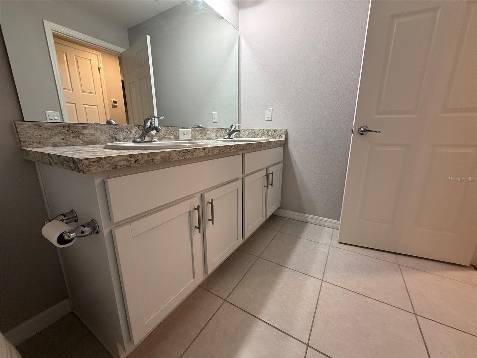 Townhouse at 3363 BELLEZZA CT, KISSIMMEE, photo 16 of 37