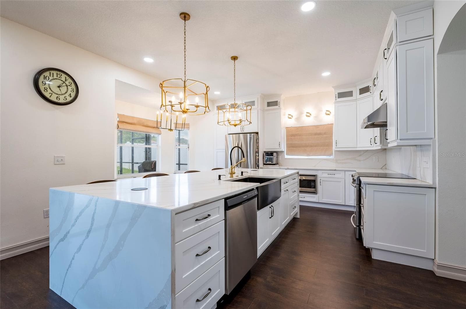 Single Family Residence at 18182 SANDY POINTE DR, TAMPA, photo 15 of 57