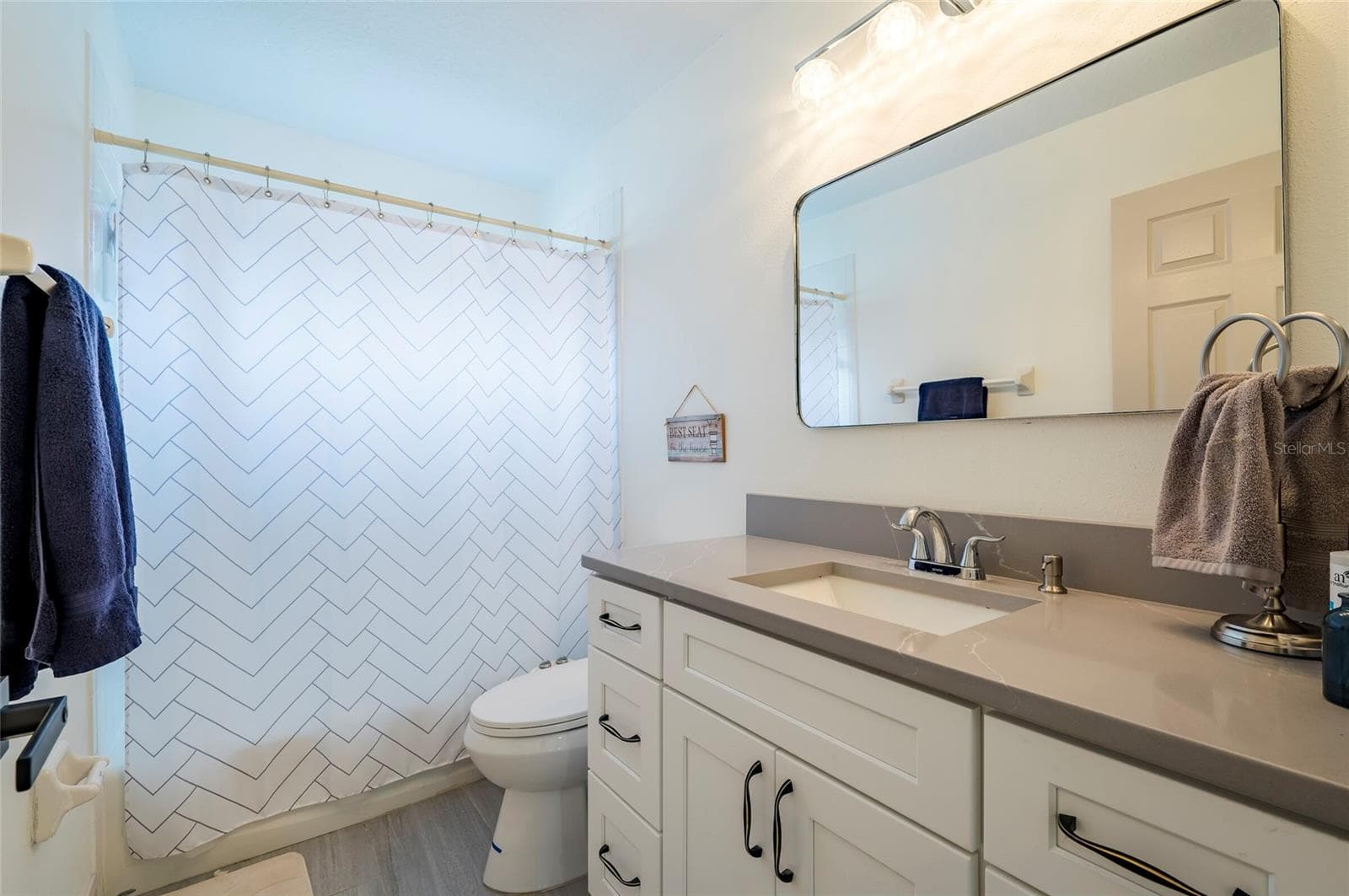 Single Family Residence at 18182 SANDY POINTE DR, TAMPA, photo 40 of 57