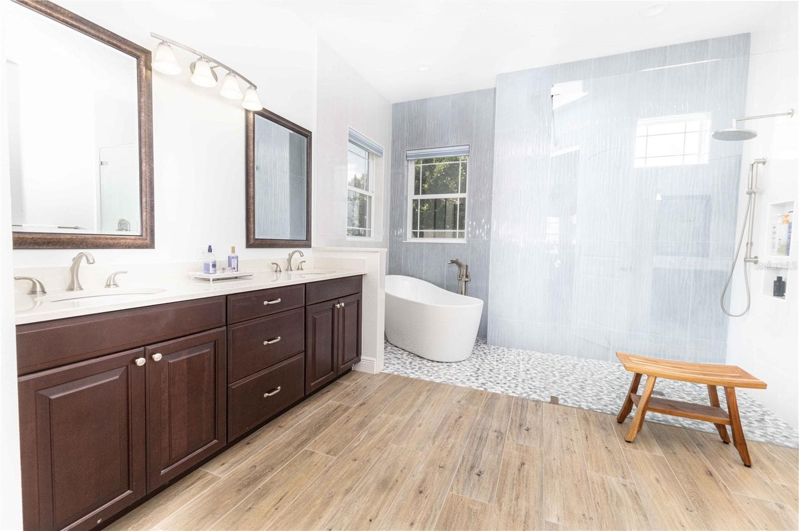 Primary bathroom - 10640 NE 27TH ST, OXFORD