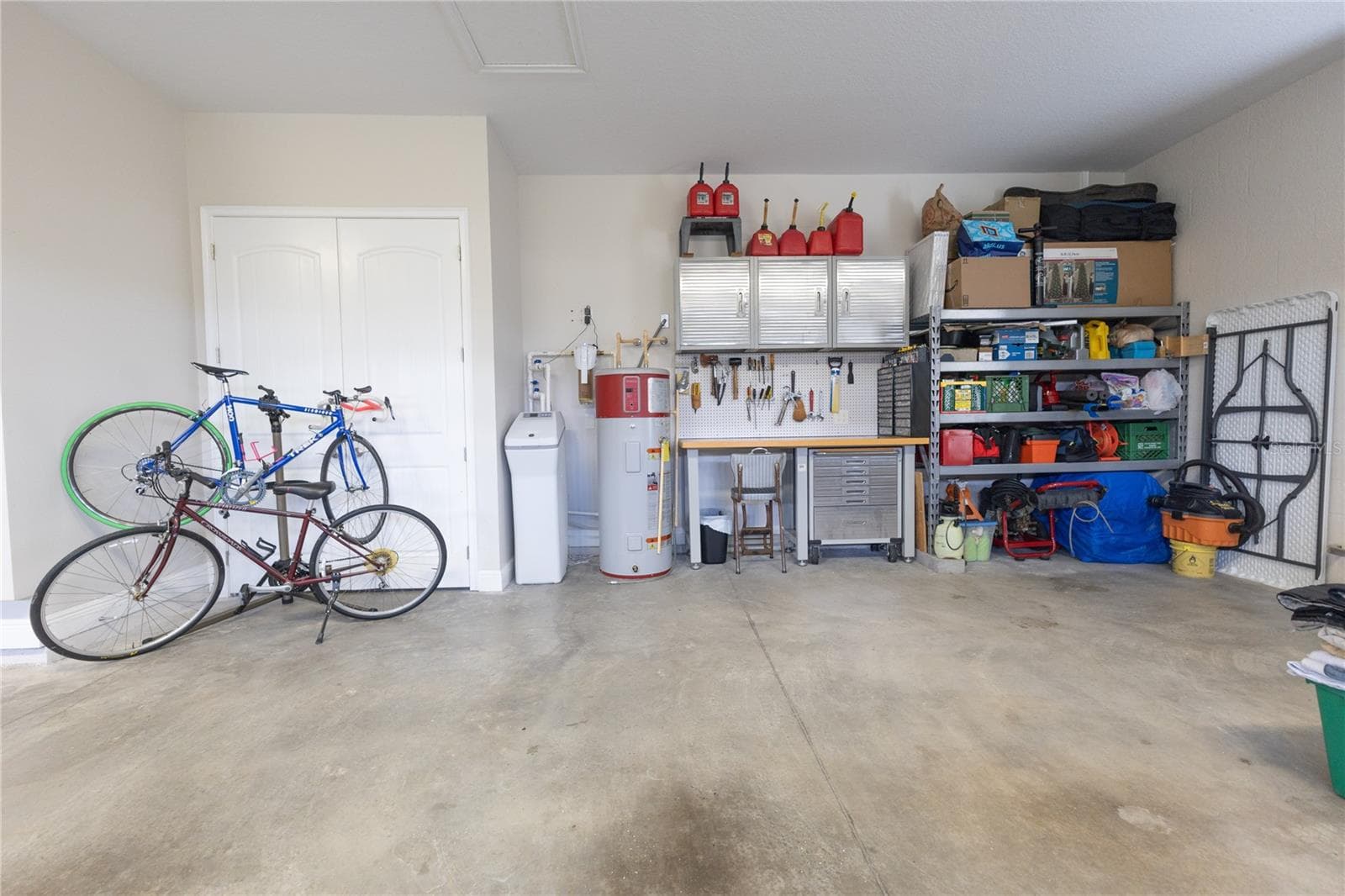Inside of garage - 10640 NE 27TH ST, OXFORD