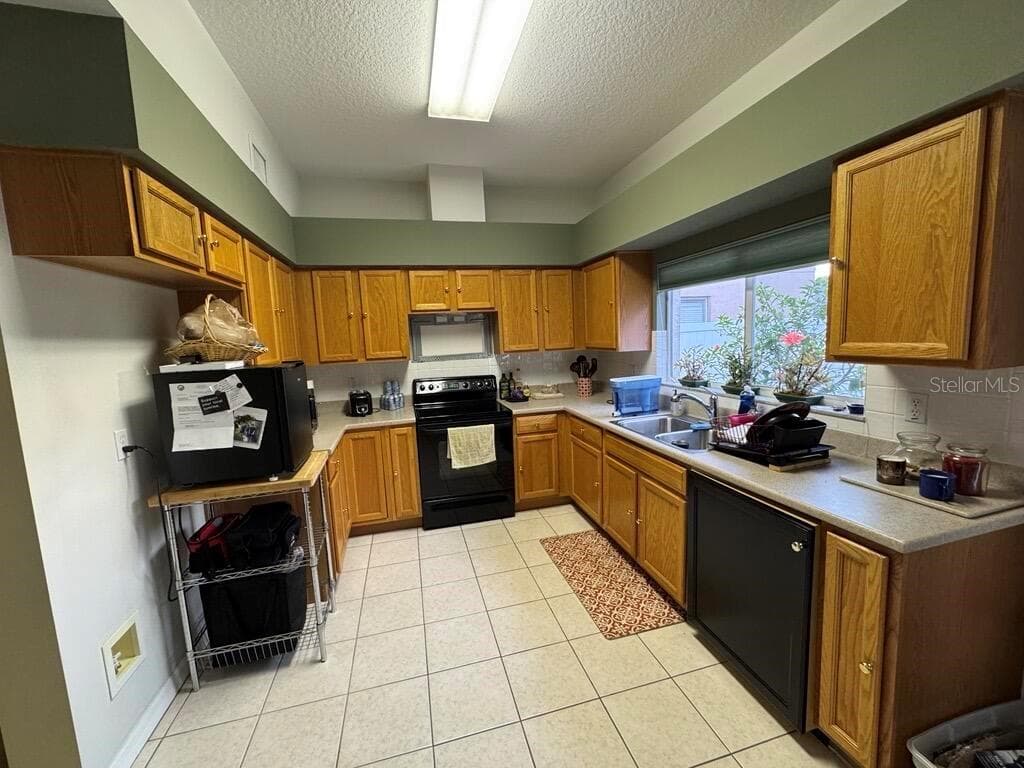 Single Family Residence at 406 WINGATE CIR, OLDSMAR, photo 6 of 18