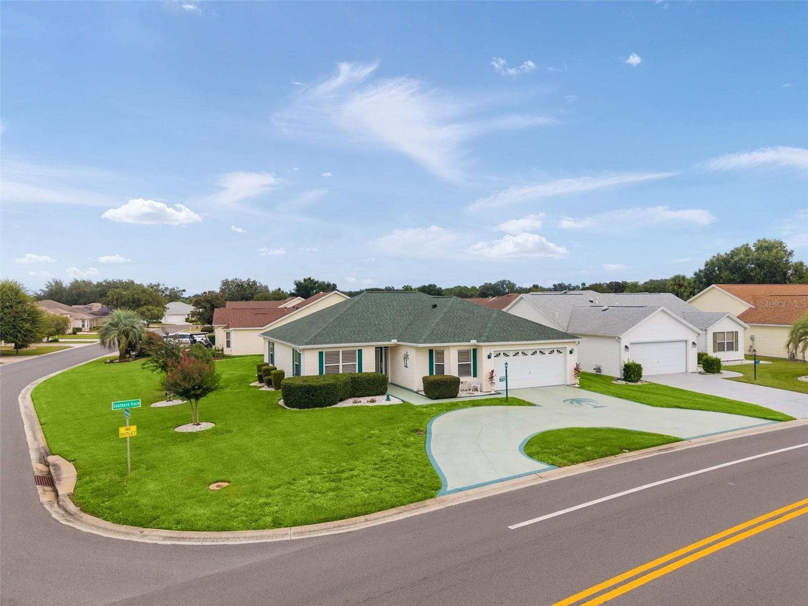 Single Family Residence at 3067 SOUTHERN TRCE, THE VILLAGES, photo 7 of 50