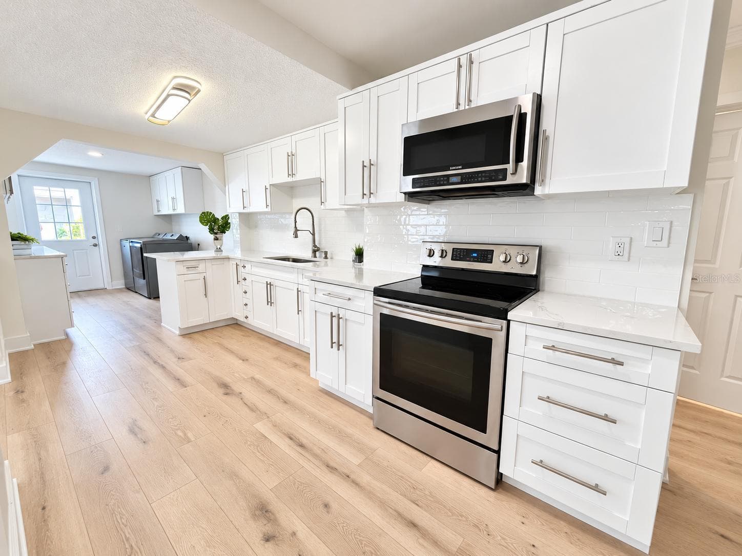 Single Family Residence at 8512 SUNBEAM LN, TAMPA, photo 16 of 54
