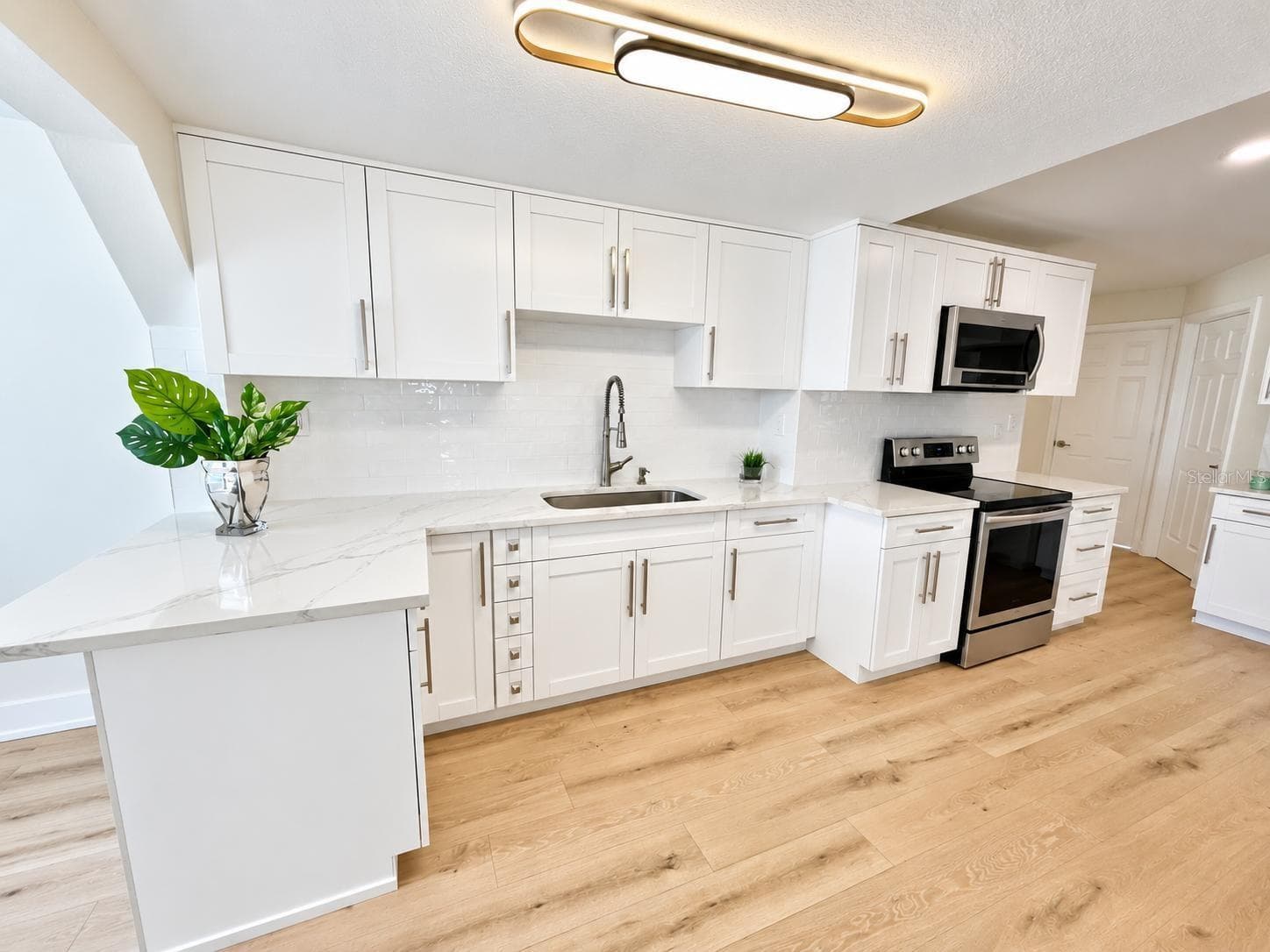 Single Family Residence at 8512 SUNBEAM LN, TAMPA, photo 17 of 54