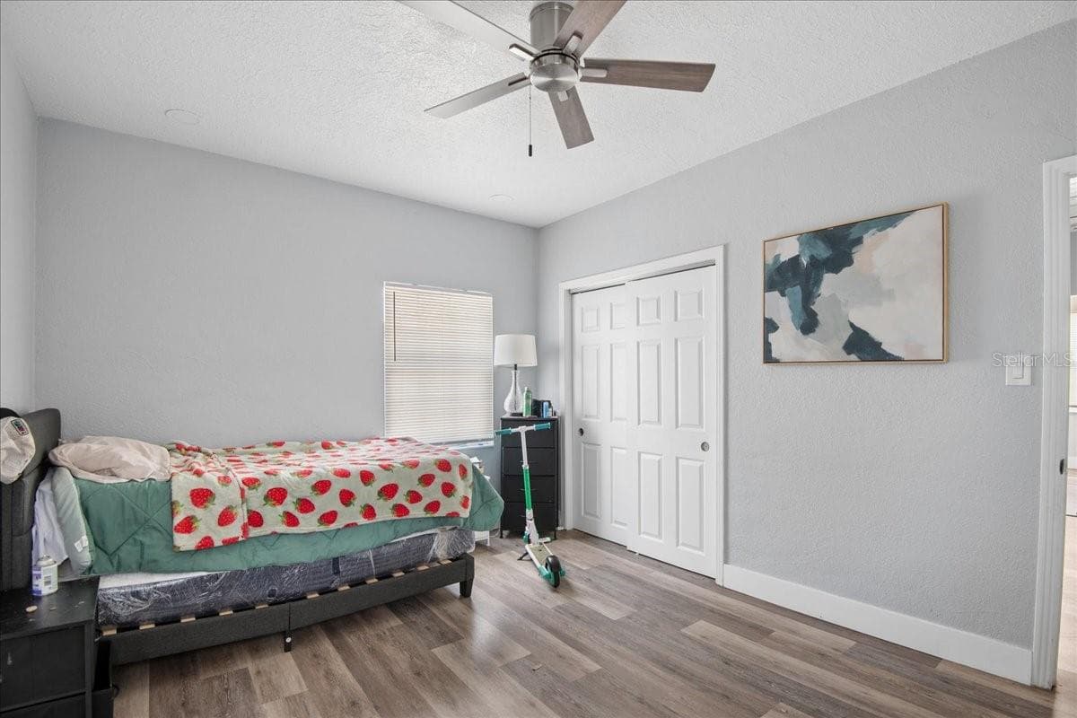 Single Family Residence at 3001 W CHESTNUT ST, TAMPA, photo 12 of 25