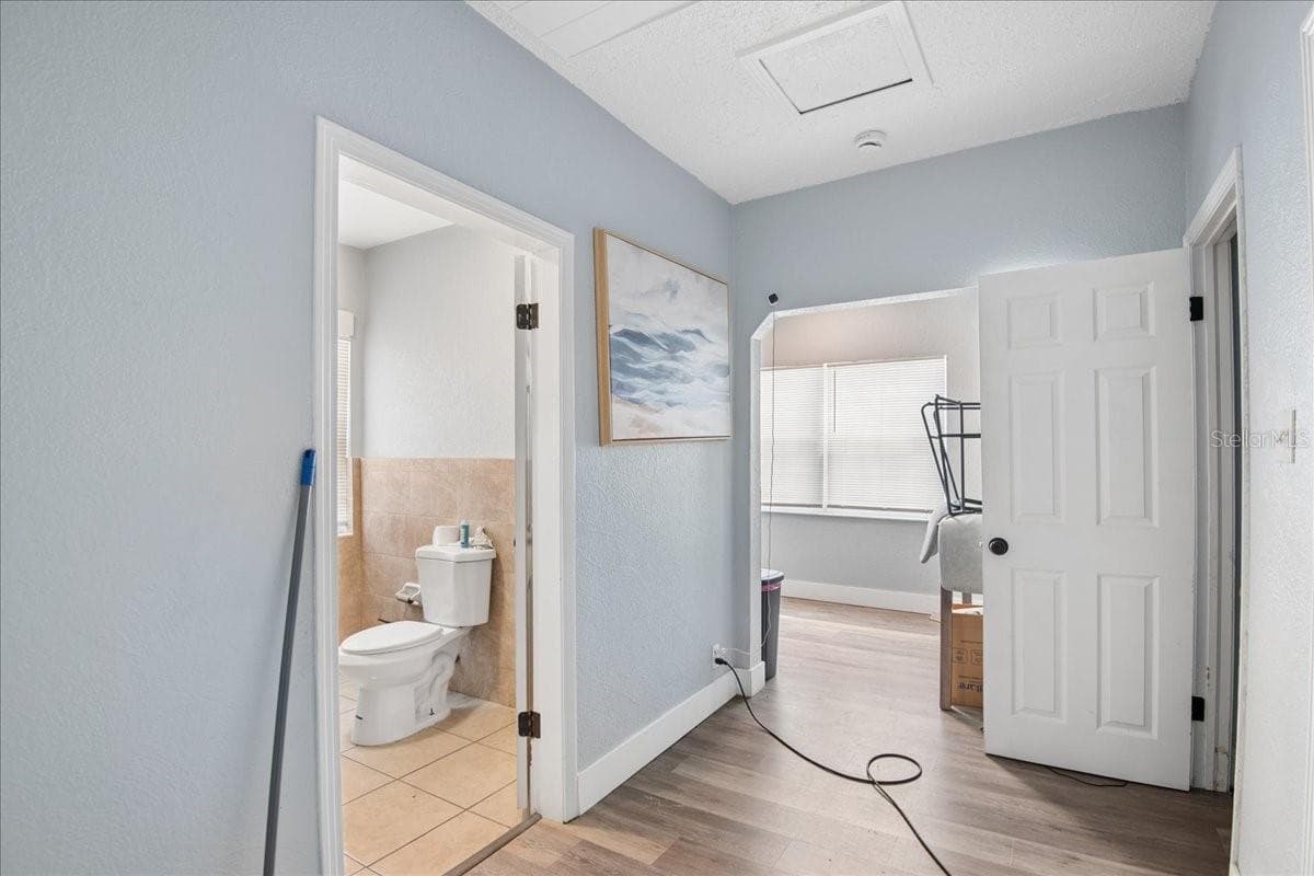 Single Family Residence at 3001 W CHESTNUT ST, TAMPA, photo 13 of 25