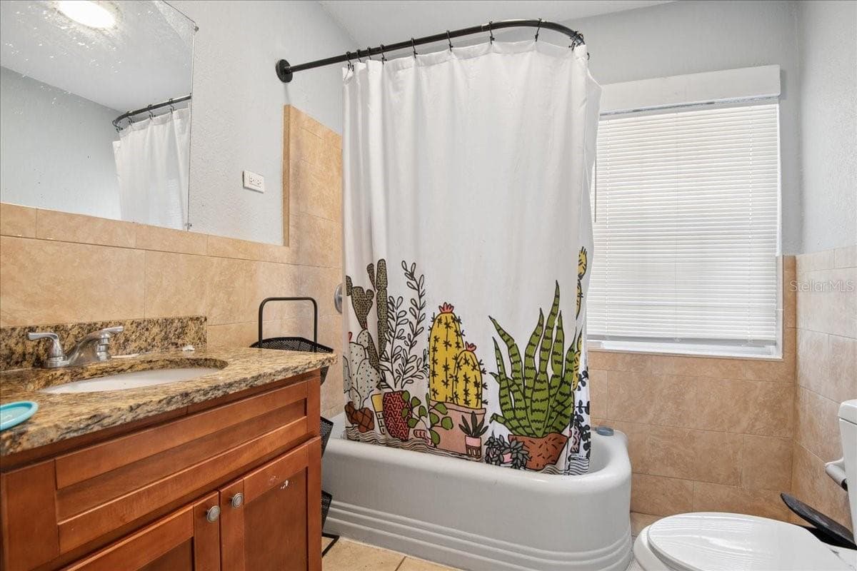 Single Family Residence at 3001 W CHESTNUT ST, TAMPA, photo 15 of 25