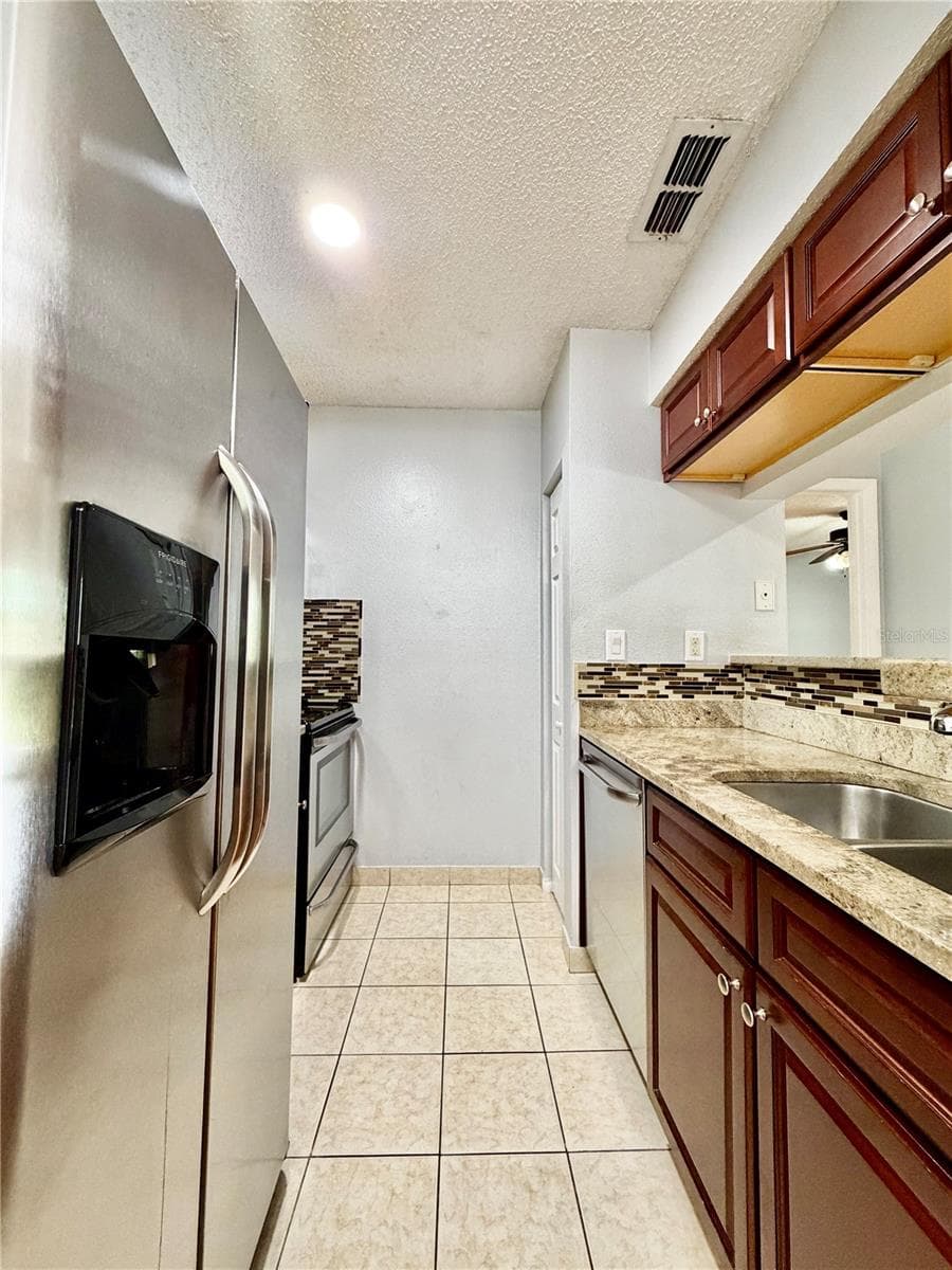 Condominium at 8643 MALLARD RESERVE DR #202, TAMPA, photo 5 of 41