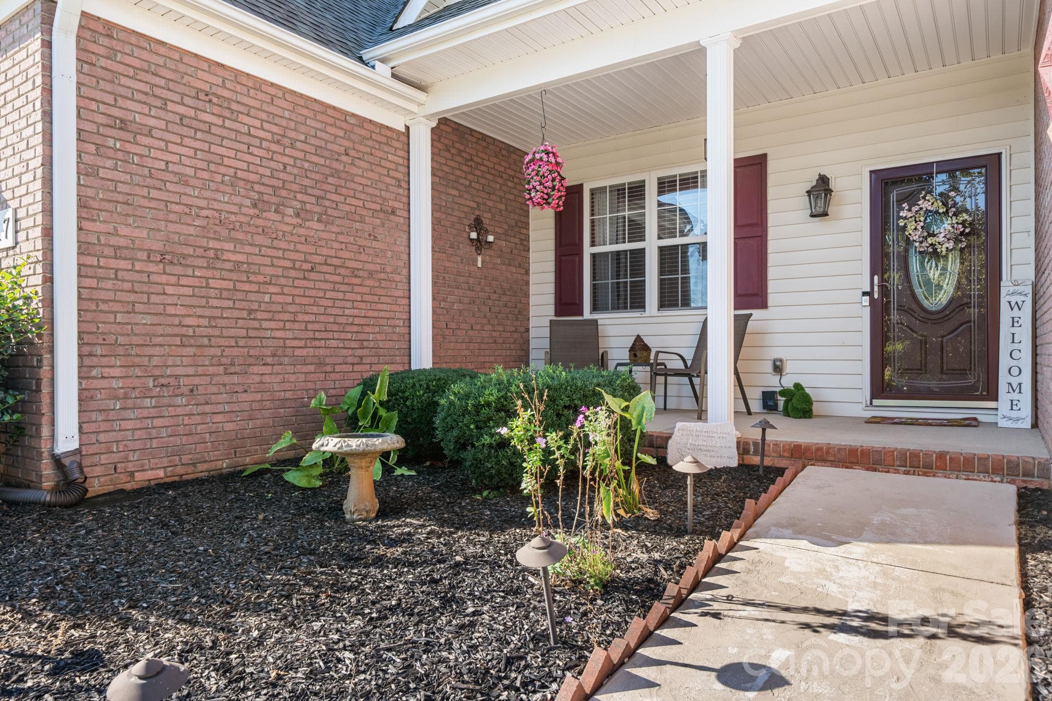Single Family Residence at 117 W Vista View Place, Mooresville, photo 3 of 33