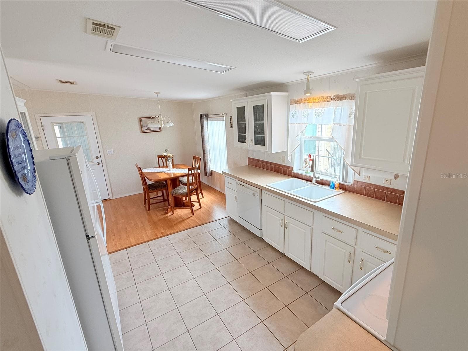 Manufactured Home at 2050 CHAMPION ST, SARASOTA, photo 16 of 65