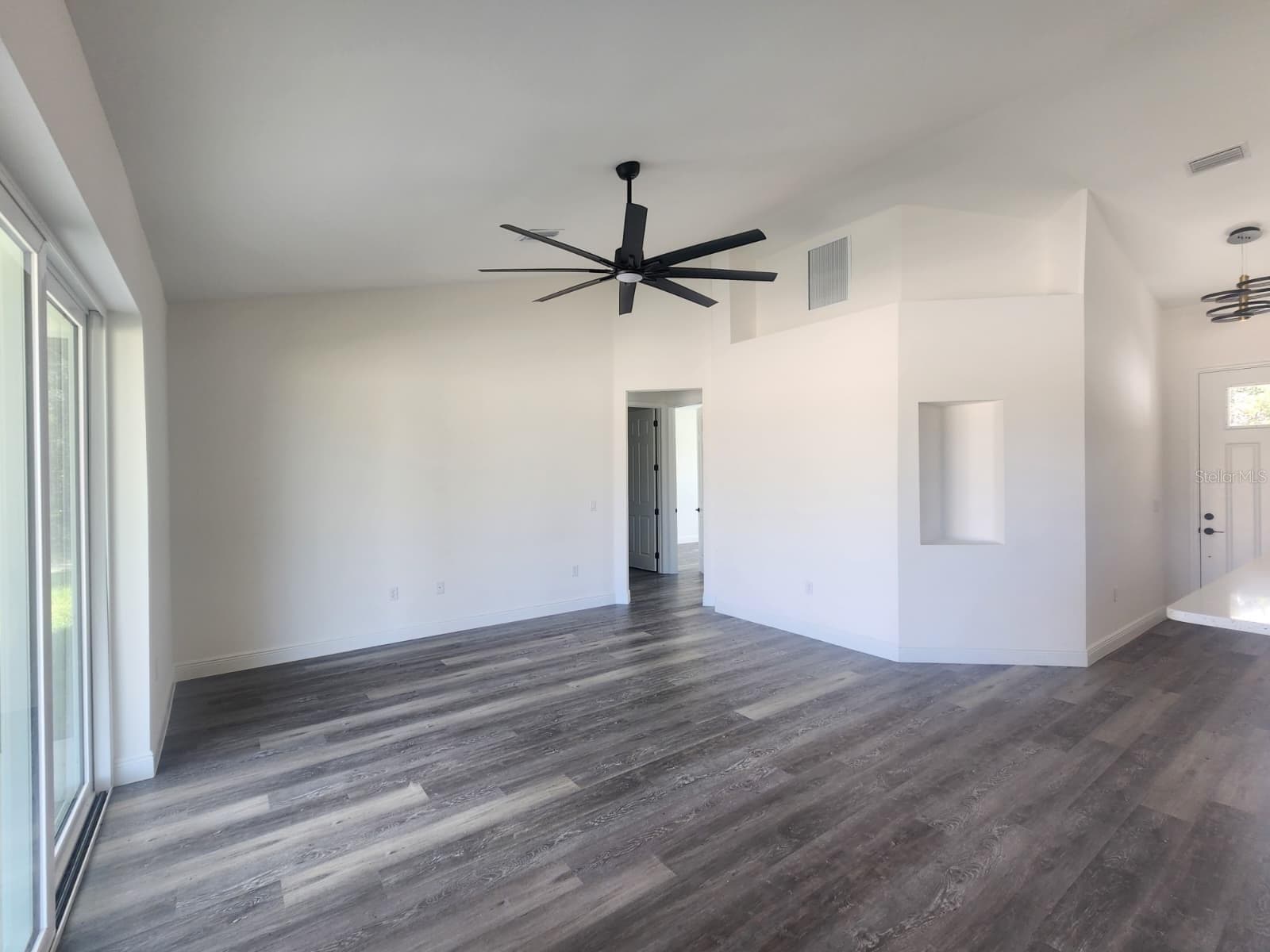 Single Family Residence at 9483 SW 121ST TER, DUNNELLON, photo 6 of 37