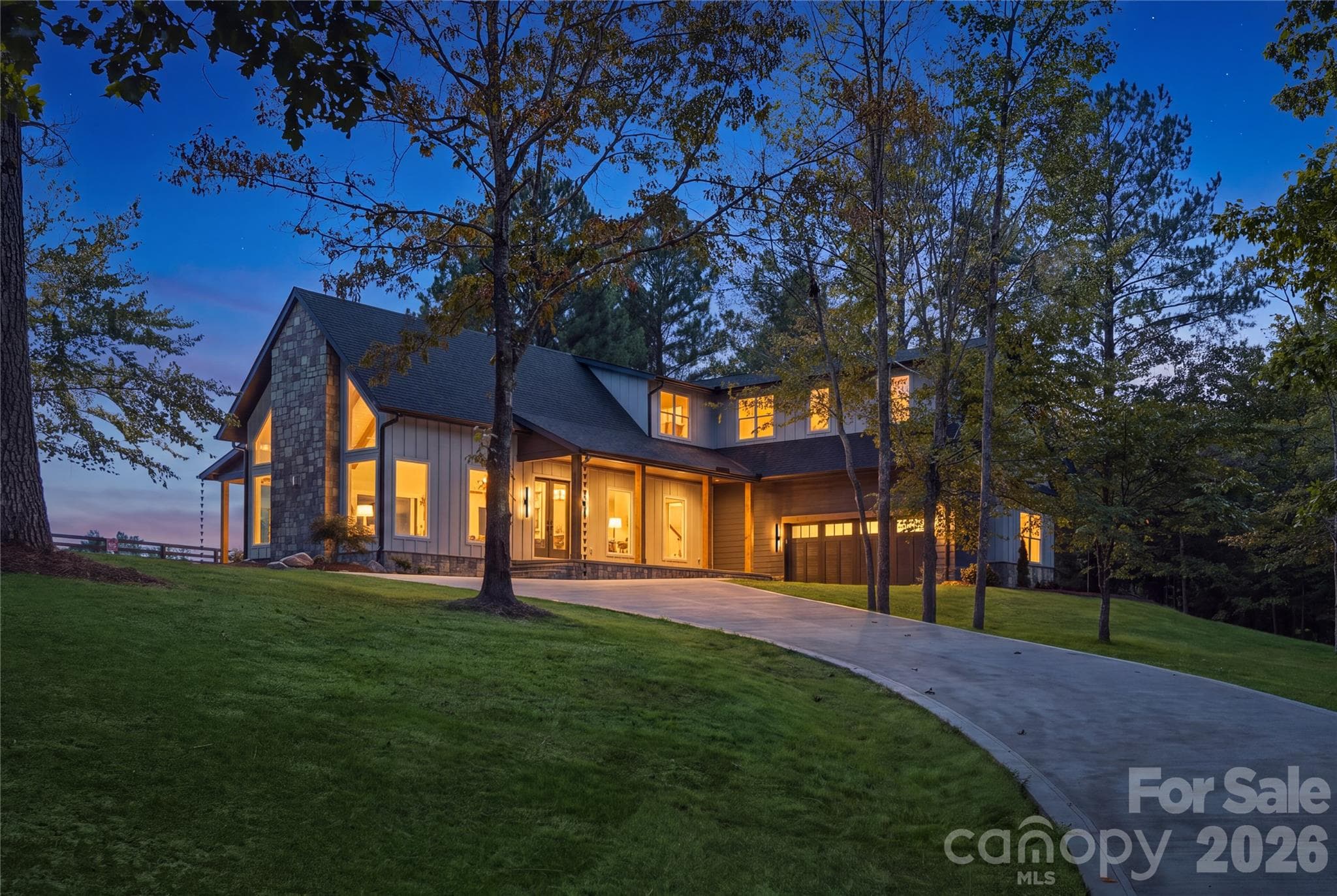 2303 Paddock Circle