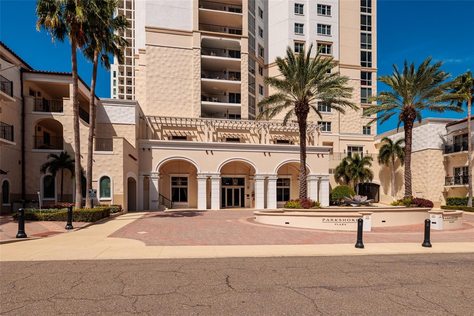 300 BEACH DR NE #1804