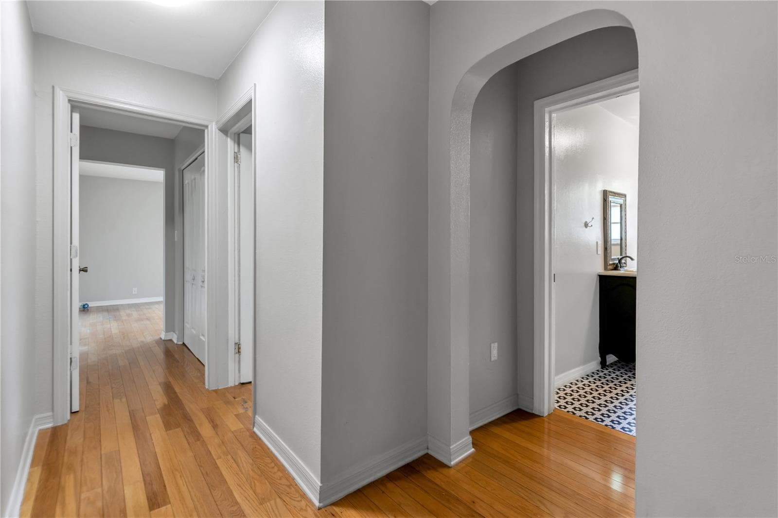 Hallway to Bedroom #3 and Bath #2 - 918 W BRADDOCK ST, TAMPA