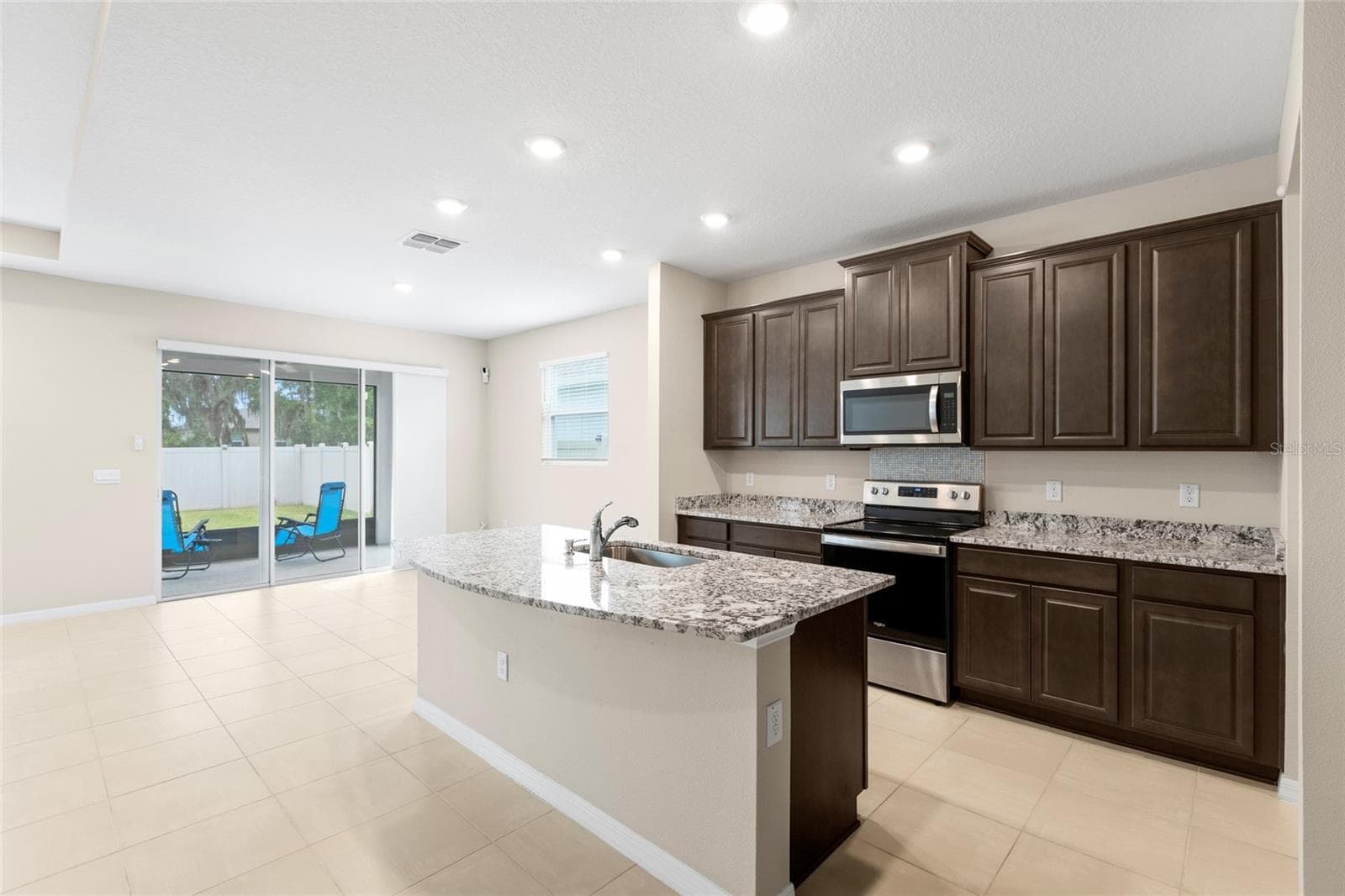 Single Family Residence at 13071 BROOKSIDE MOSS DR, RIVERVIEW, photo 13 of 87
