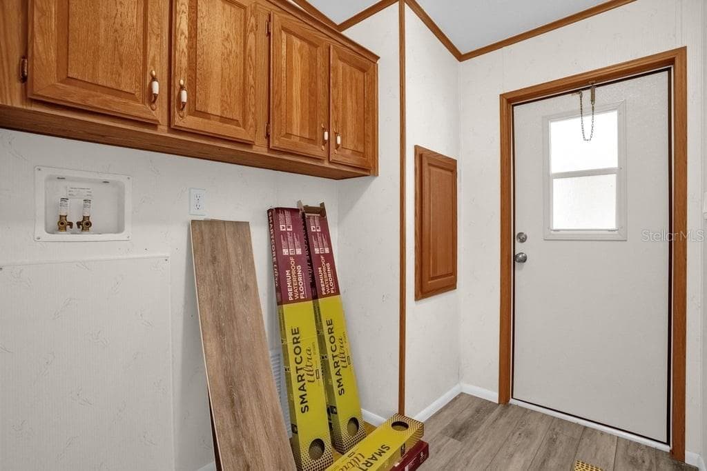 PREMIUM LUXURY FLOORING - 4114 MYRTLE OAK CT #852, ZELLWOOD