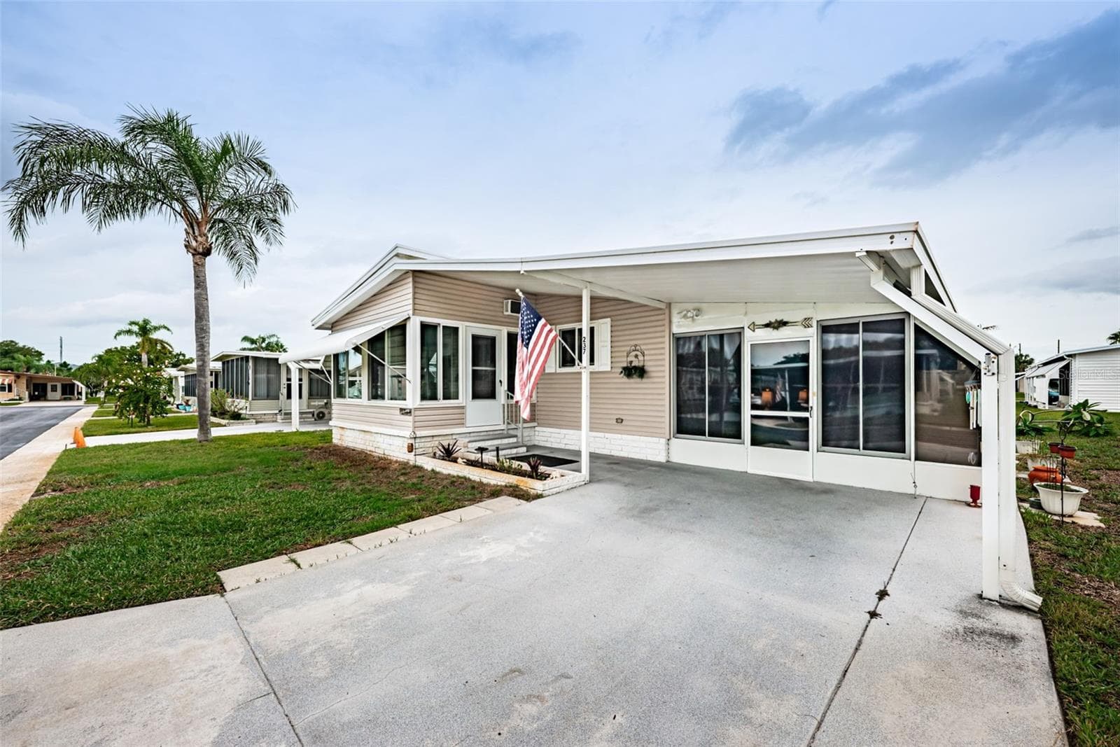 Manufactured Home at 39820 US HIGHWAY 19 N #237, TARPON SPRINGS, photo 4 of 68