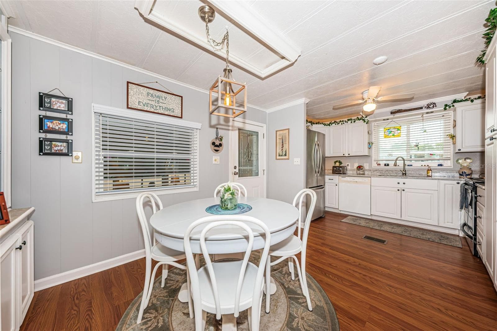 Dinette - 39820 US HIGHWAY 19 N #237, TARPON SPRINGS