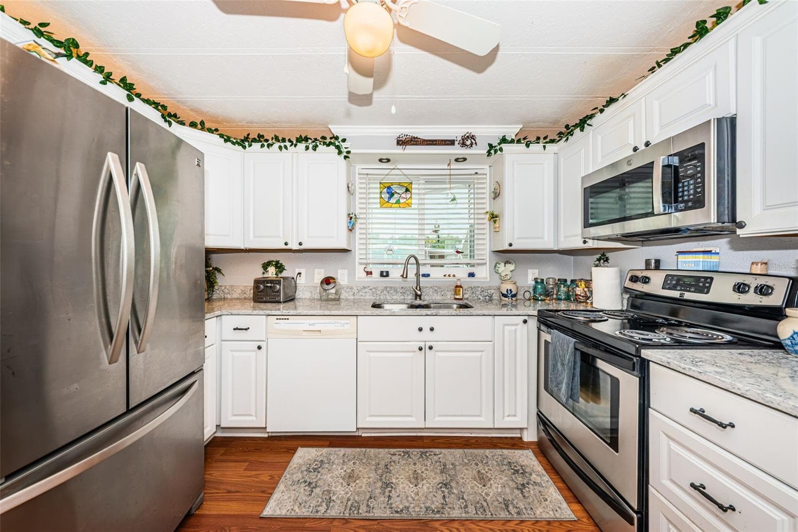 Kitchen - 39820 US HIGHWAY 19 N #237, TARPON SPRINGS