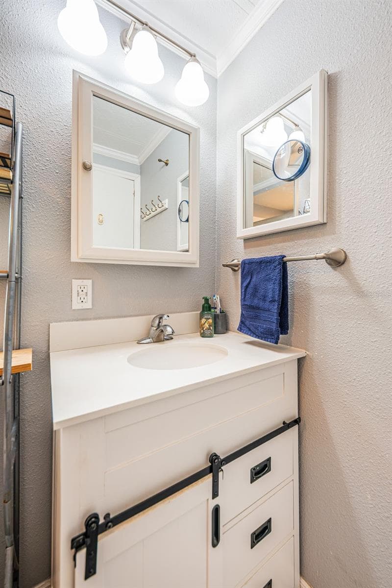 Primary Bathroom - 39820 US HIGHWAY 19 N #237, TARPON SPRINGS