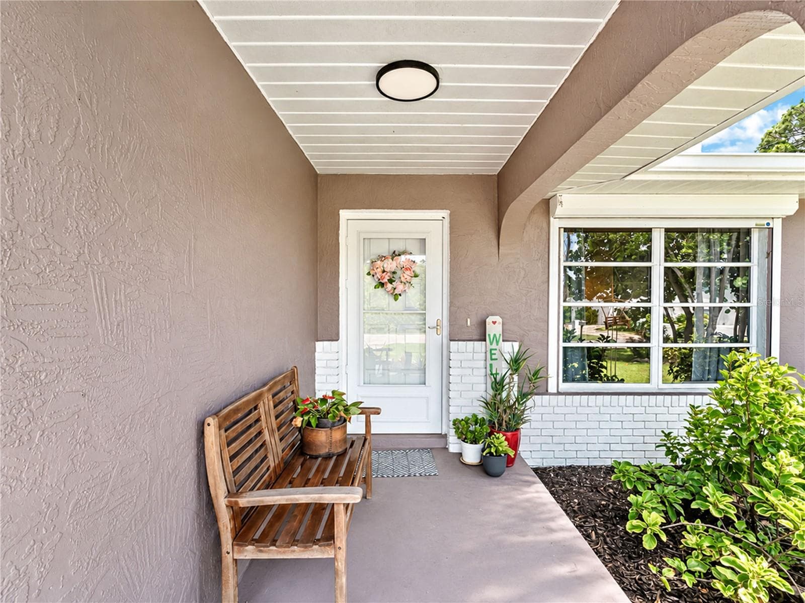 Welcoming entry - 1477 HUDSON RD, VENICE