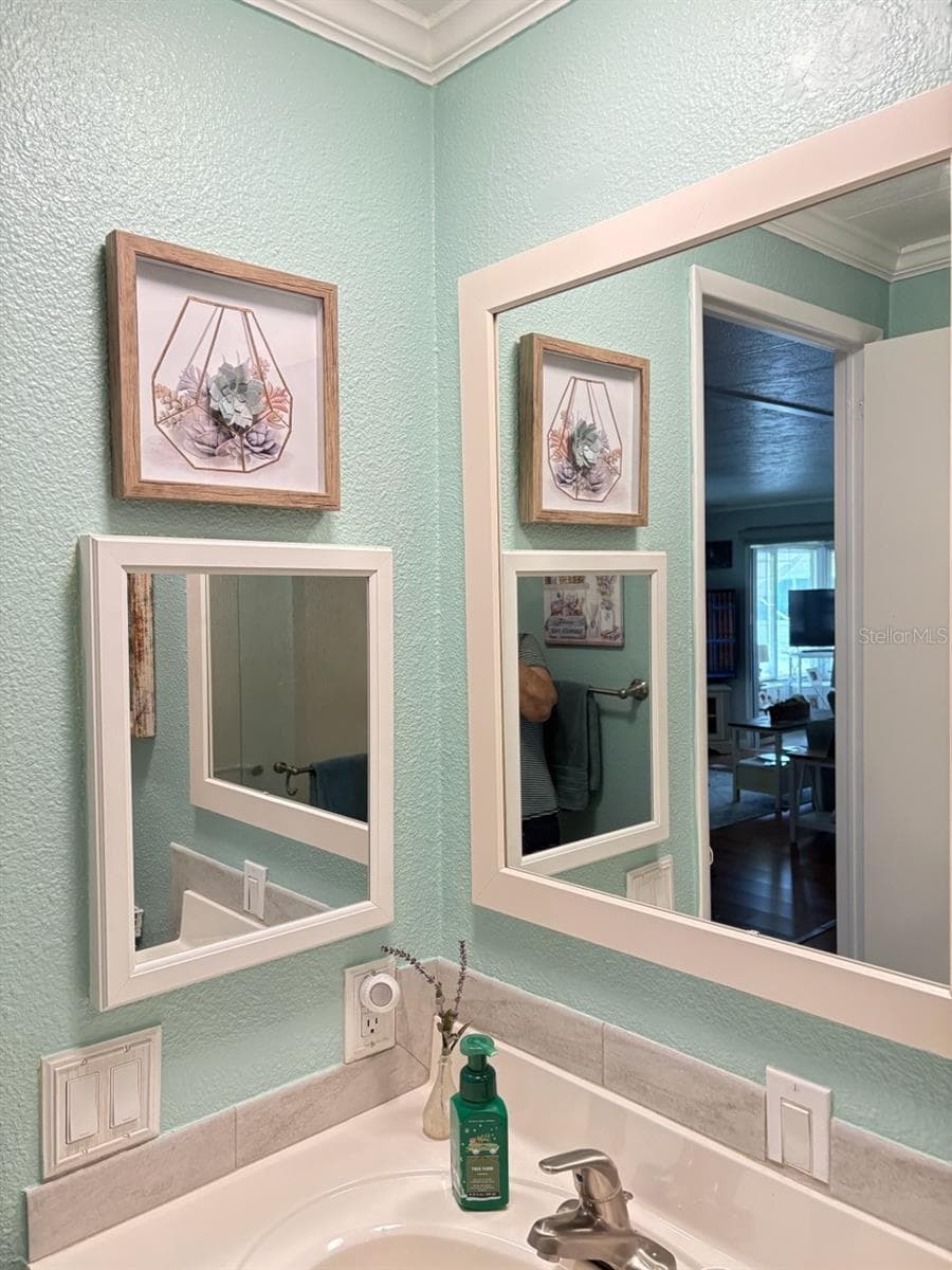 Main Bathroom - 39820 US HIGHWAY 19 N #237, TARPON SPRINGS