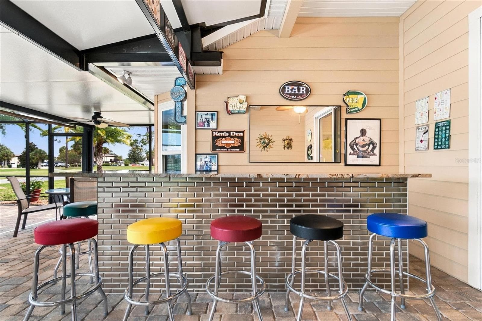 Bar area - 8 COUNTRY CLUB HARBOR CIR, PALM COAST