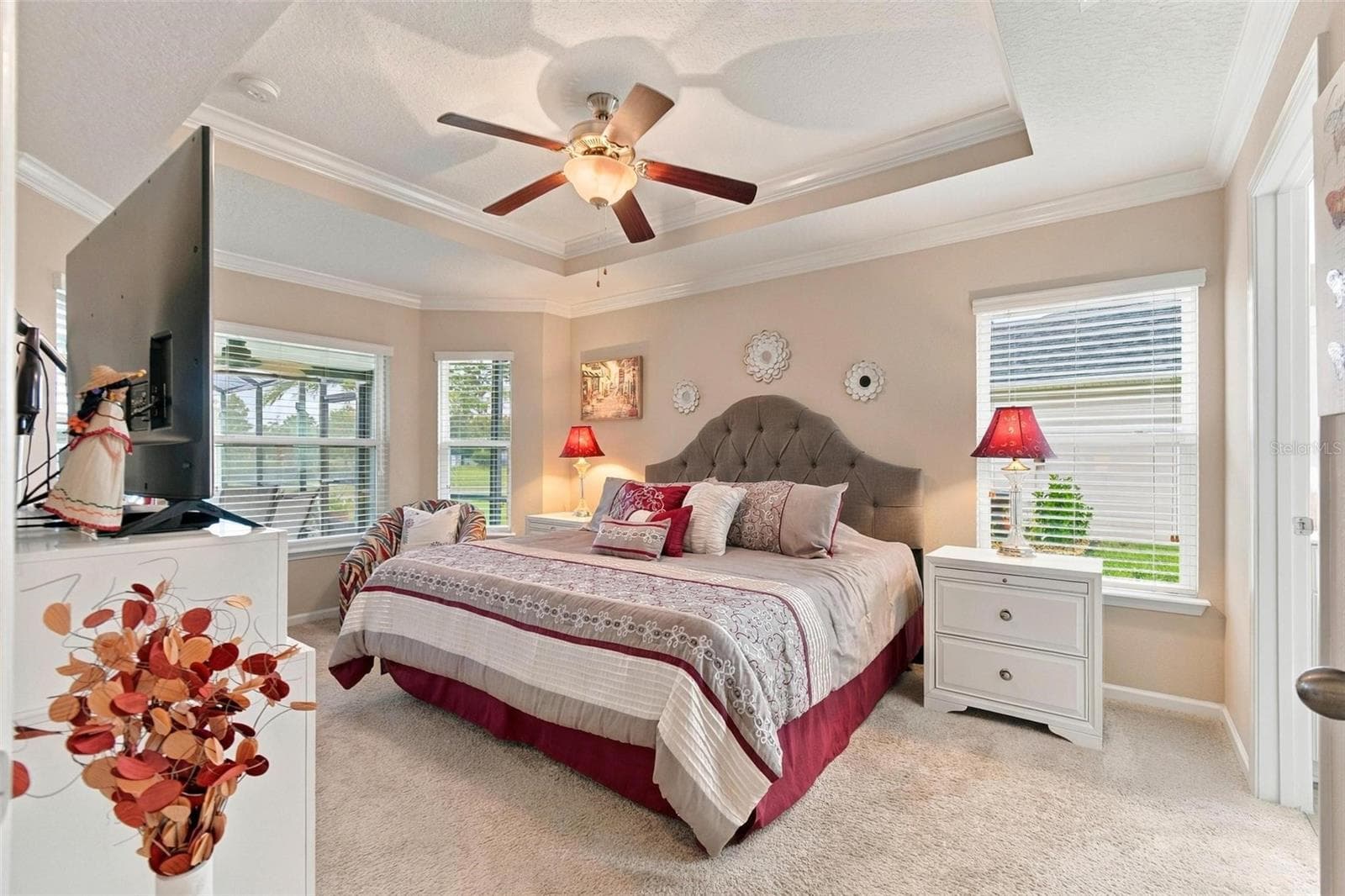 Primary bedroom 1 with tray ceiling - 8 COUNTRY CLUB HARBOR CIR, PALM COAST