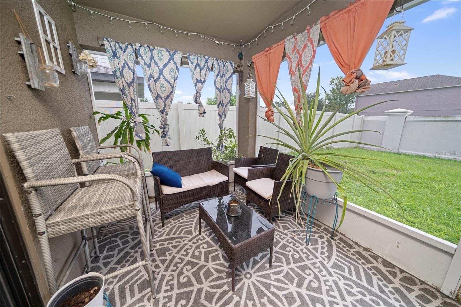 Screen Patio and fenced backyard - 1007 CULBREATH GREEN CT, RUSKIN