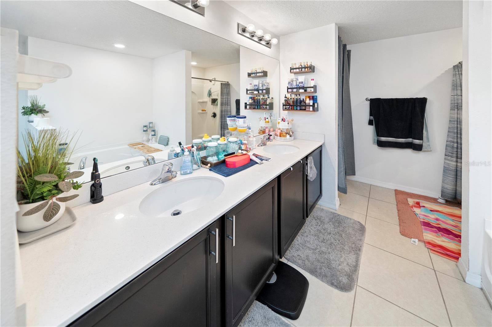 Primary Bath with double vanity - 1007 CULBREATH GREEN CT, RUSKIN