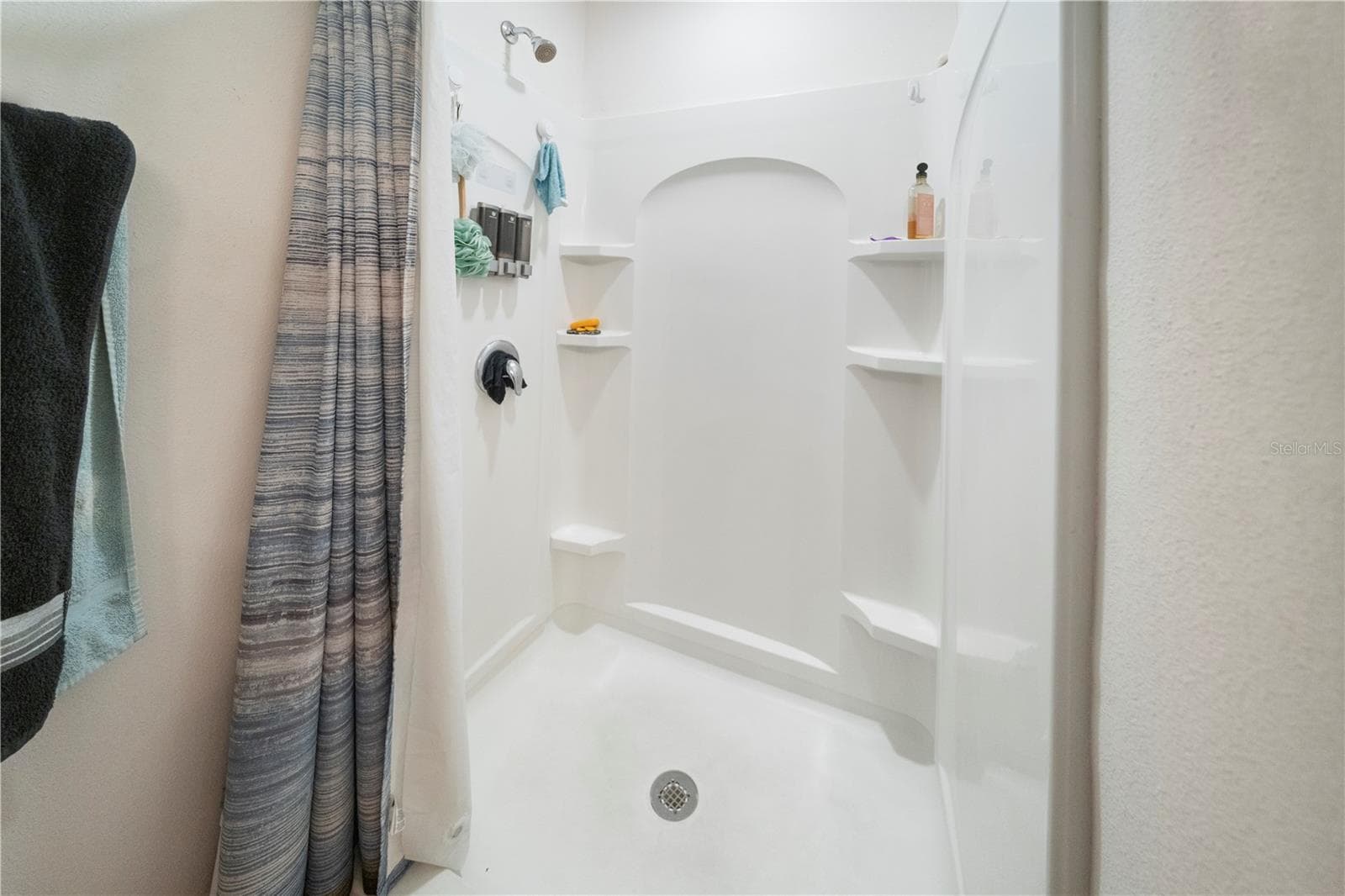 Primary Shower - 1007 CULBREATH GREEN CT, RUSKIN